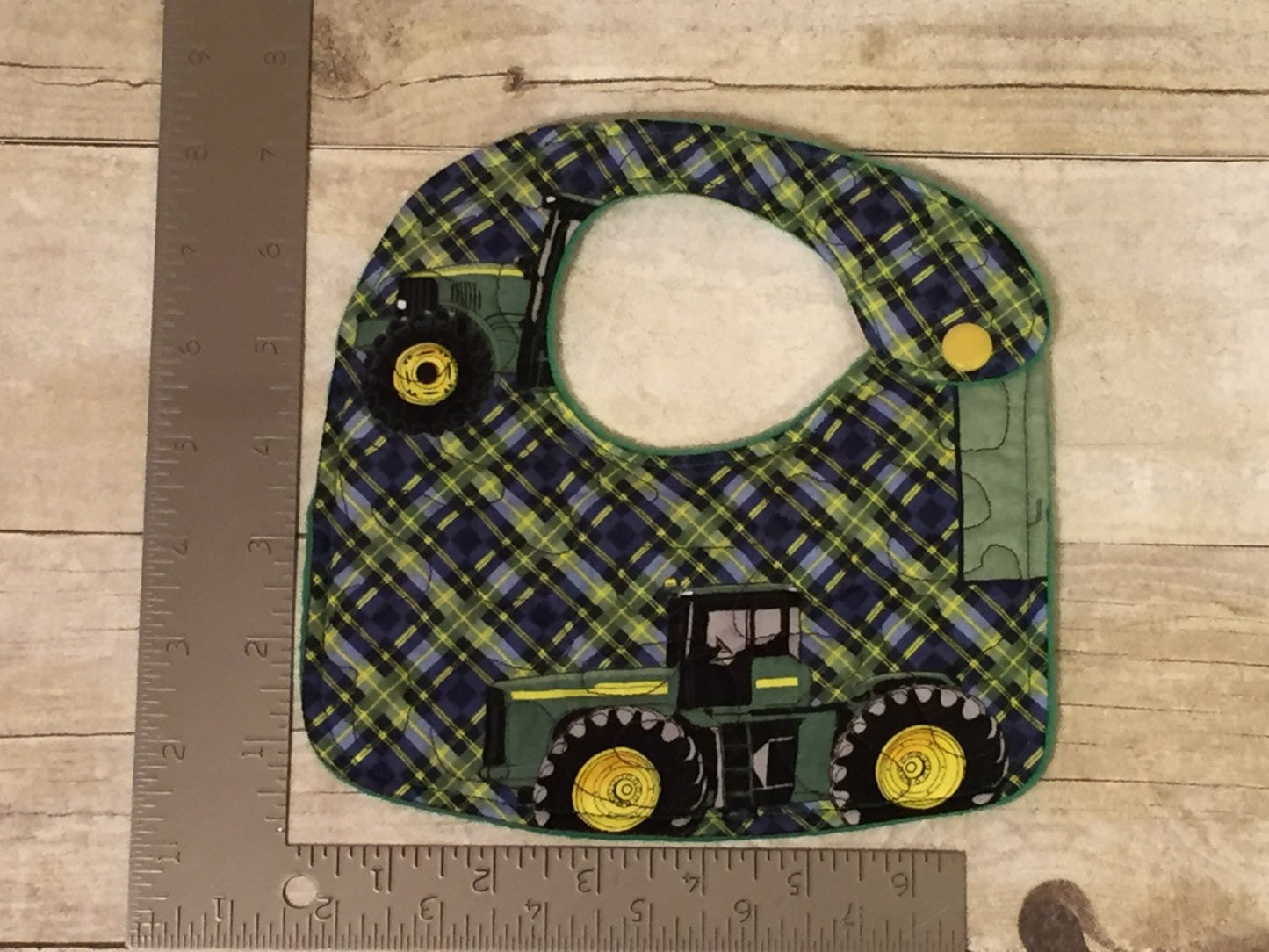 ITH Quilted Baby Bib 8x8
