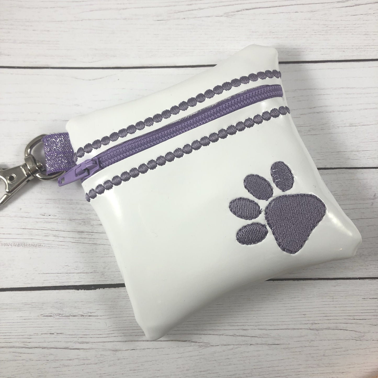 DBB Paw Print Zipper Pouch 4x4