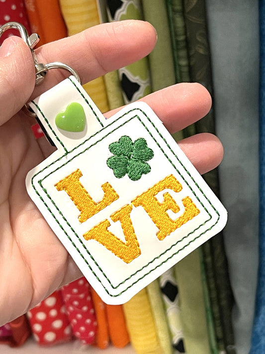 DBB Shamrock Love Snap Tab 4x4 and 5x7